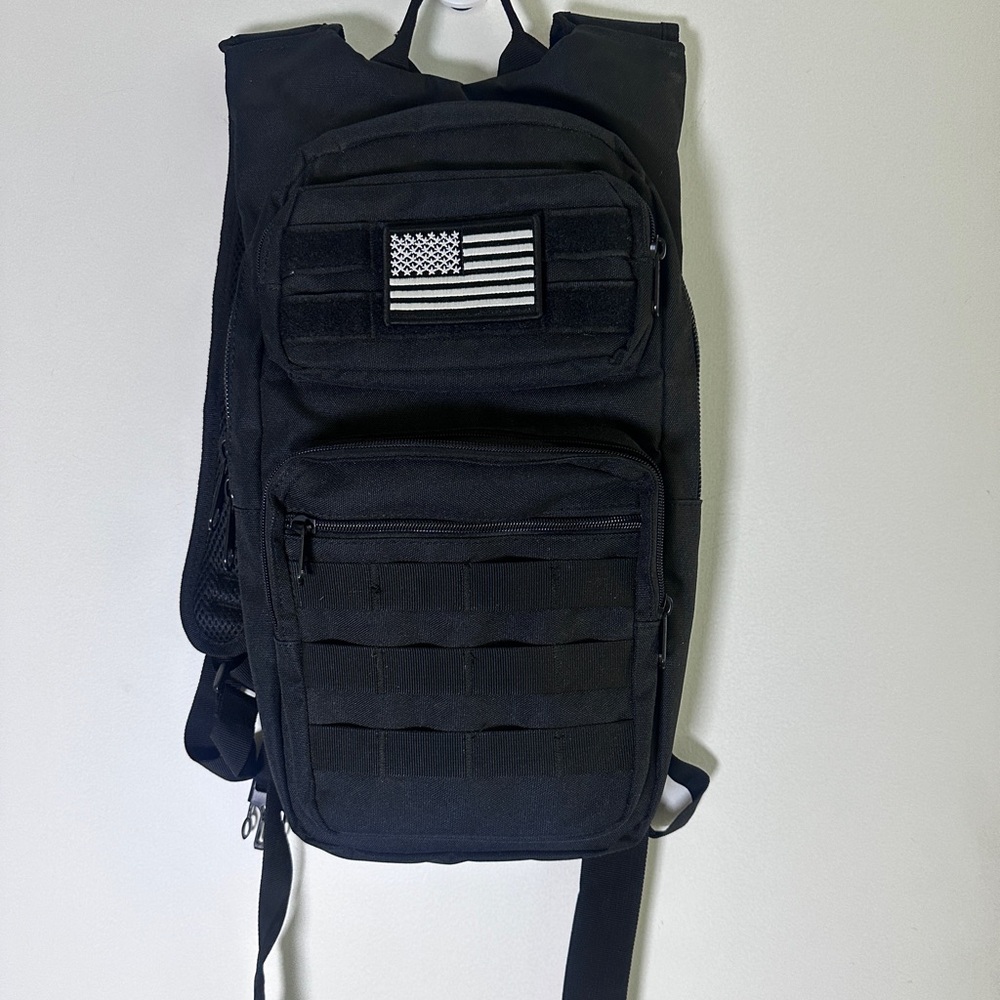 Unisex Tactical/Hiking Black Hydration Backpack without Water Bladder - Picture 2 of 7